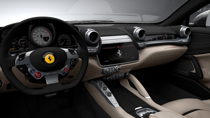 Ferrari GTC4Lusso - interiér